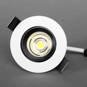 vit led spotlight inomhus