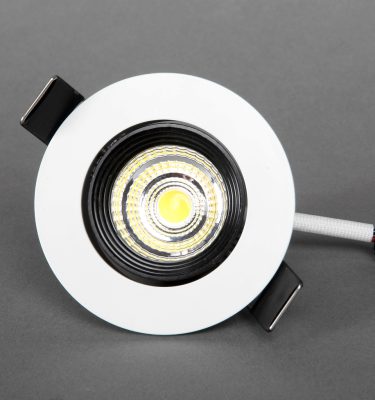 vit led spotlight inomhus