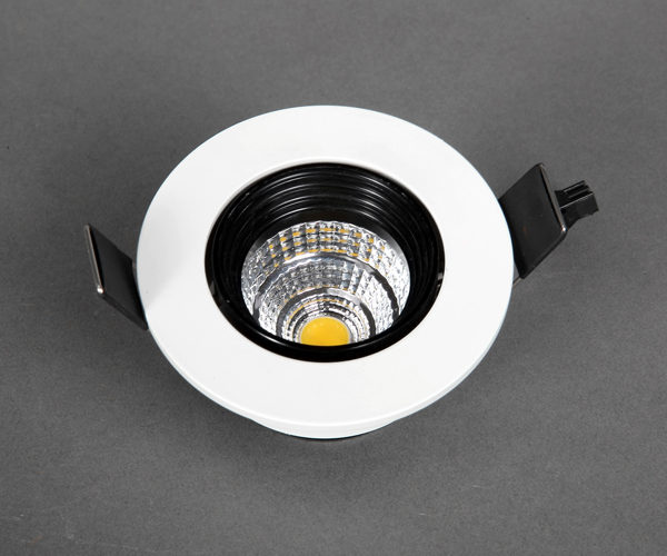 vit led spotlight inomhus